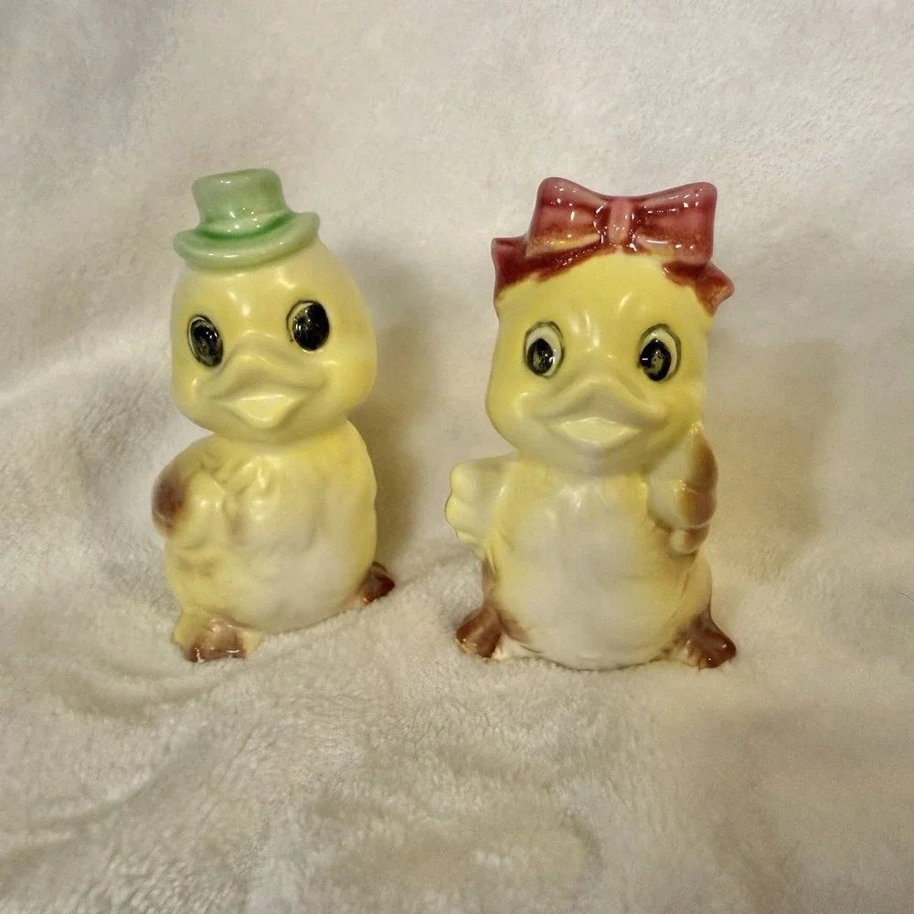 Vintage Duck Salt & Pepper Shakers Lefton Style Cottage core‎ Granny Cabin Lake